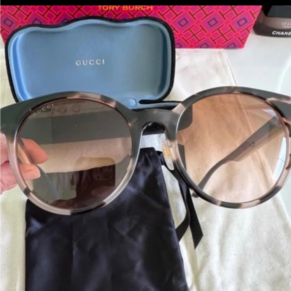 Gucci Women's  Brown Sunglasses in black velvet case